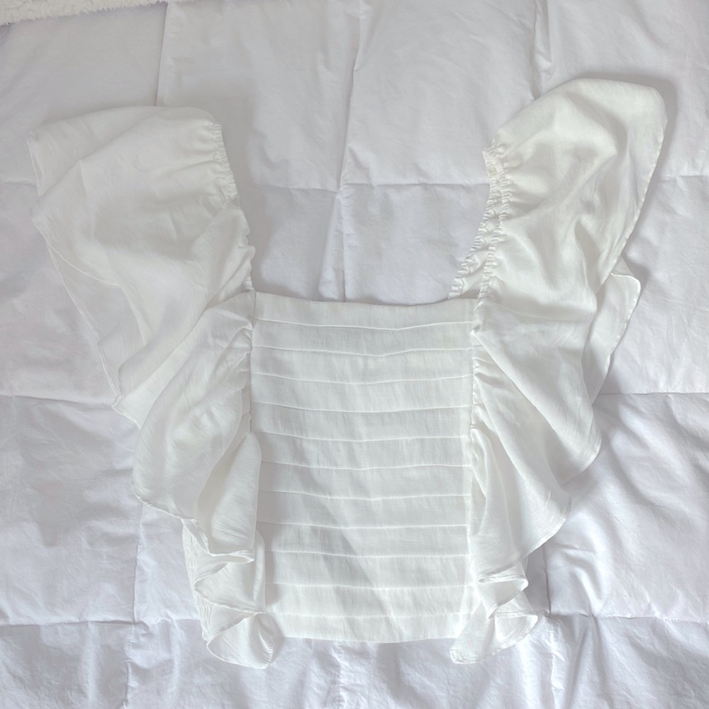 White ruffle Do+Be top! Size medium!